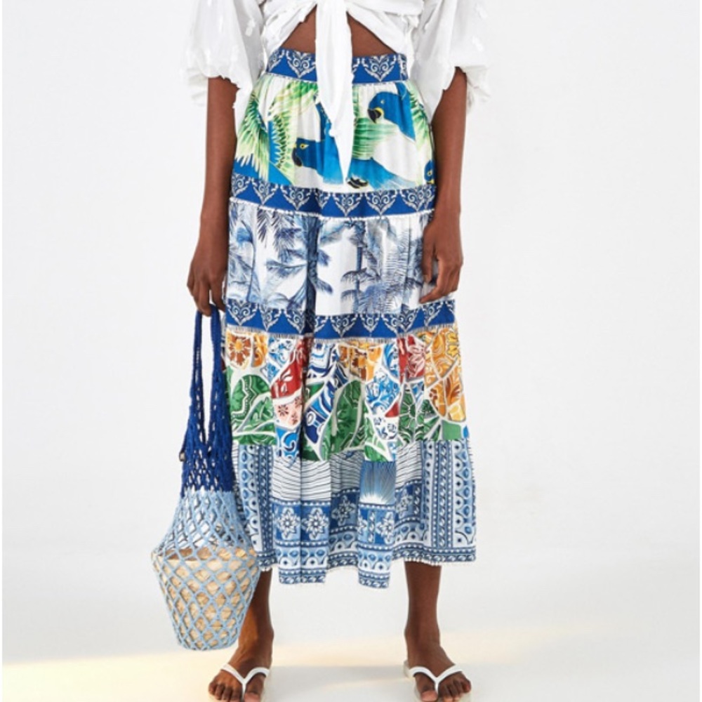 Beach or tropical Farm Rio summer skirt.